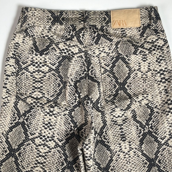 Zara Denim Collection Snakeskin Print Straight-Leg Mid-Rise Jeans 6 - Picture 6 of 10